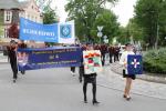 Młodzież z samochodówki paradą uczciła święto miasta