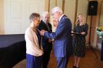 Małżonkowie jubilaci uhonorowani medalami w pałacu
