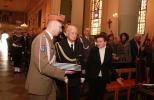 Sztandar 1 MPS z repliką Orderu Virtuti Militari