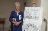 Wystawa haftu kaszubskiego w bibliotece