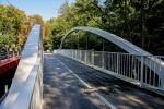 Kładka rowerowa nad rzeką Redą wzdłuż ul. Ofiar Piaśnicy służy mieszkańcom i turystom