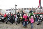 Motocykliści pomogli dzieciom