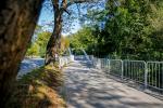 Kładka rowerowa nad rzeką Redą wzdłuż ul. Ofiar Piaśnicy służy mieszkańcom i turystom