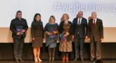 Laureatki III edycji Konkursu na tekst piosenki o Wejherowie - Monika Kubisiak i Małgorzata Borzeszkowska - pośrodku