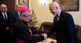 Ks.abp Sławoj Leszek Głódź z wizytą w ratuszu 
