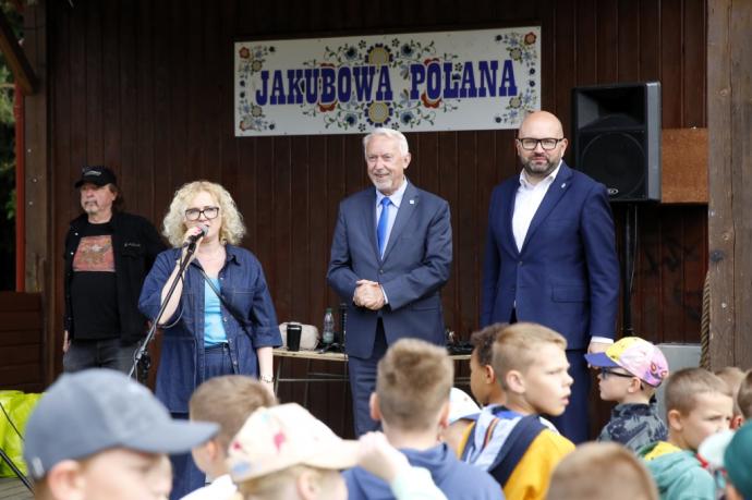 Wesoły i aktywny Dzień Dziecka „Jedenastki” na Polanie Jakubowej 