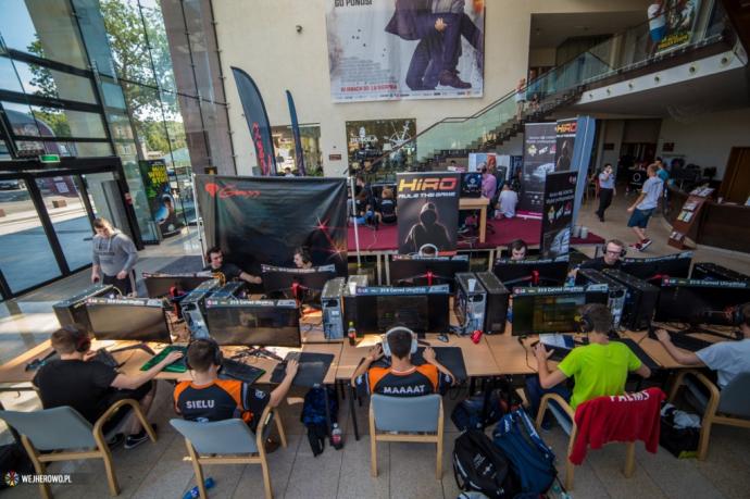 Wakacyjne Super Game E-Sport w Wejherowie