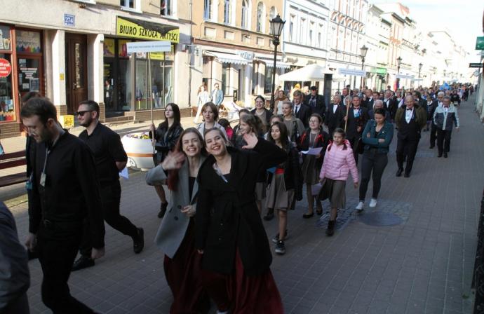 Chór Szczygiełki z Poniatowej wyśpiewał Grand Prix Festiwalu Pieśni o Morzu w Wejherowie