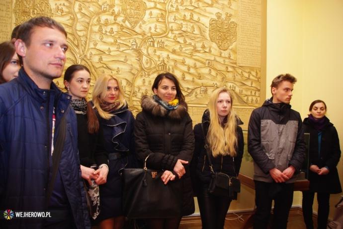Młodzieży z Białorusi, Ukrainy i Mołdawii odwiedziła wejherowski ratusz
