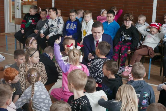 Spotkania w szkołach mistrza szachowego Michała Kanarkiewicza 
