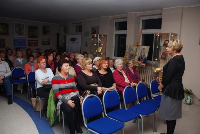 Wystawa w bibliotece „Jaki piękny jest świat”