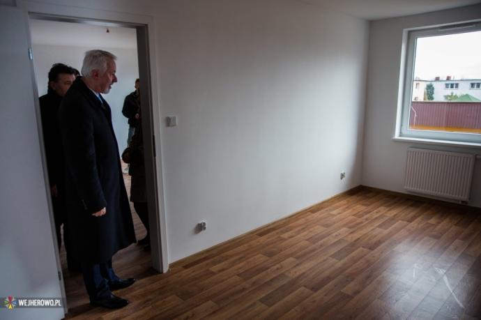 Klucze do nowych mieszkań budynku socjalnego