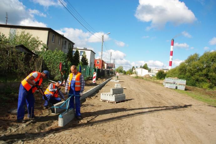 Ruszyły prace drogowe w ul. Iwaszkiewicza