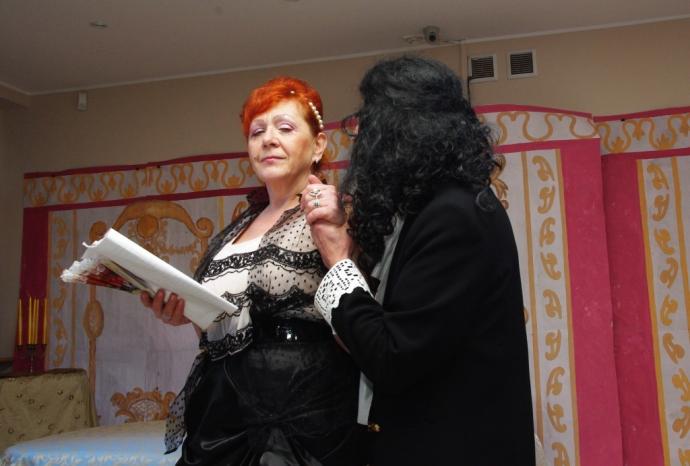 Charytatywny „Świętoszek” w bibliotece