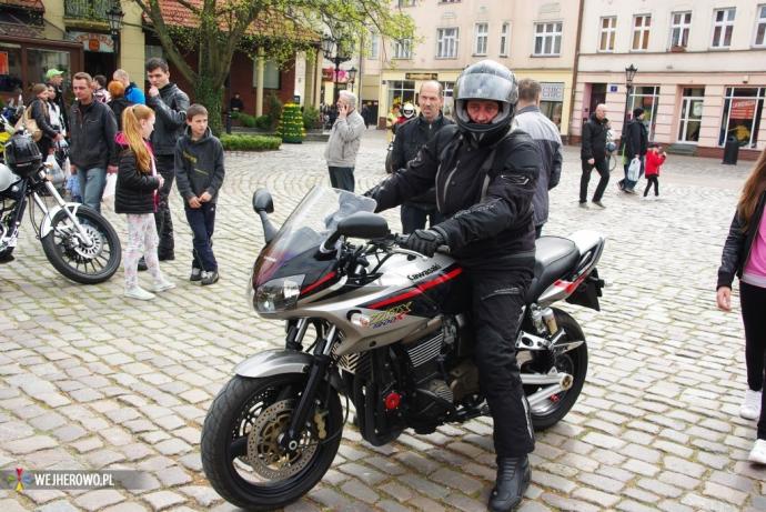 Motocykliści pomogli dzieciom