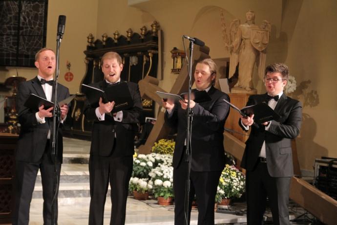 Jubileuszowy koncert Art'n'voices w kolegiacie