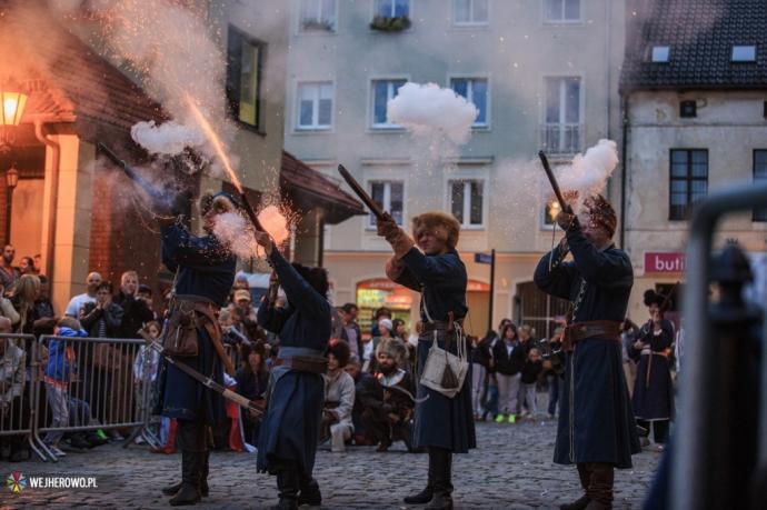 Rekonstrukcja historyczna w Wejherowie zgromadziła tłumy widzów