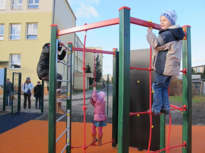 Plac zabaw przy wejherowskiej „ósemce” gotowy