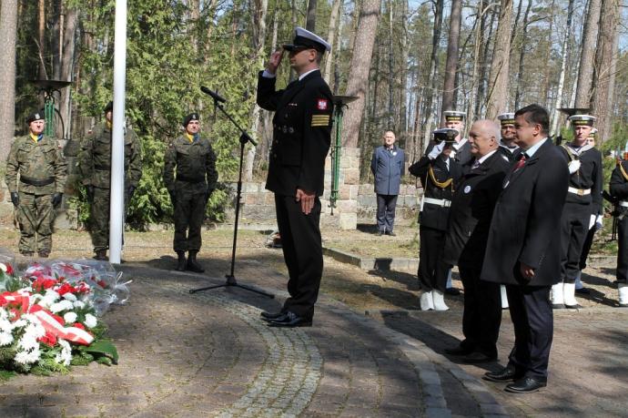 W hołdzie ofiarom zbrodni piaśnickiej