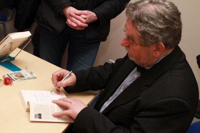 Adam Klein laureatem Gryfa Literackiego 2016