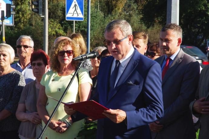 Tablica pamiątkowa z okazji 80-lecia figury Matki Bożej na Śmiechowie 