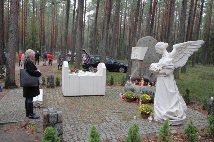 Pomnik profesora Gerarda Labudy stanął w Luzinie