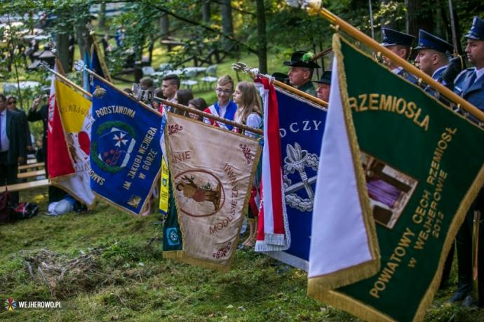 Hołd żołnierzom 1 MPS poległym pod Białą 