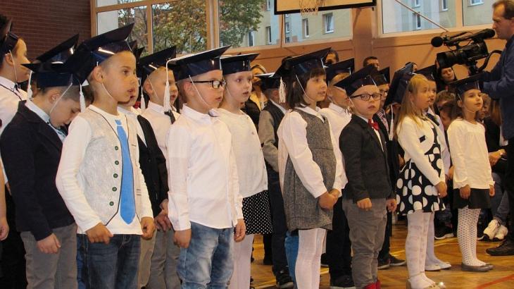 Pierwszoklasiści „jedenastki” złożyli ślubowanie