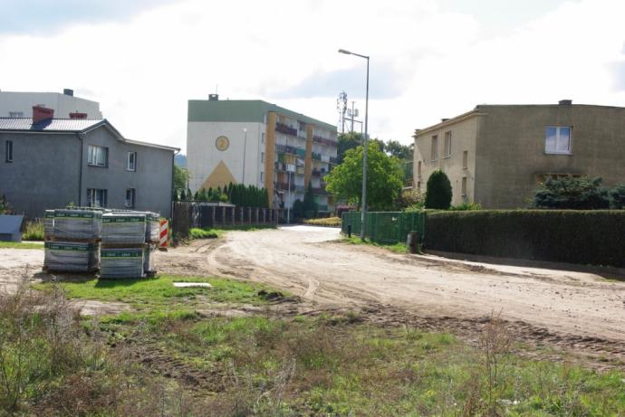 Ruszyły prace drogowe w ul. Iwaszkiewicza