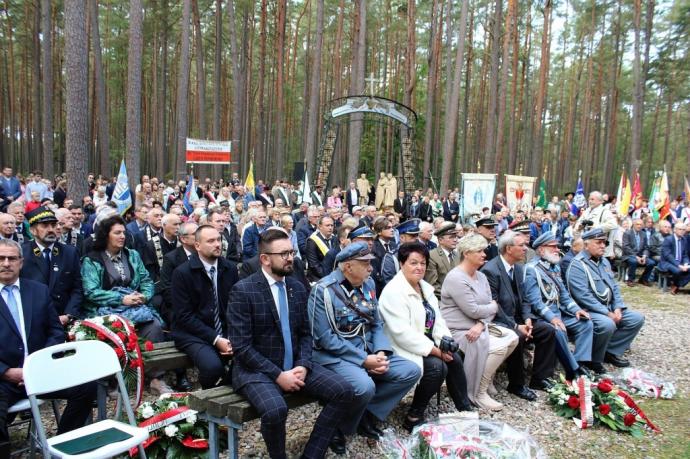 Pielęgnowanie pamięci o ofiarach zbrodni piaśnickiej
