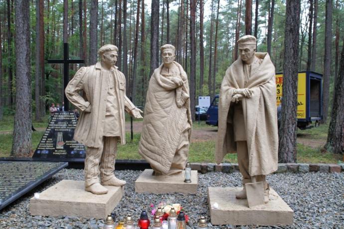 Pomnik profesora Gerarda Labudy stanął w Luzinie