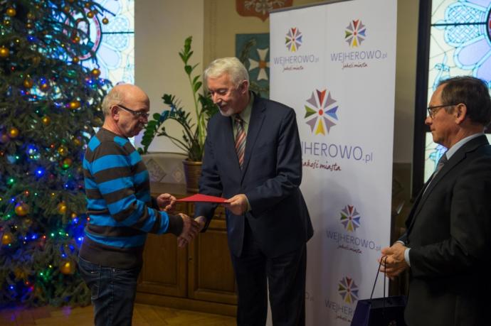 Uznanie dla mieszkańców dekorujących swoje ogrody, okna i balkony  