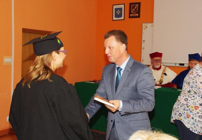 Dyplomy ukończenia studiów dla absolwentów KPSW