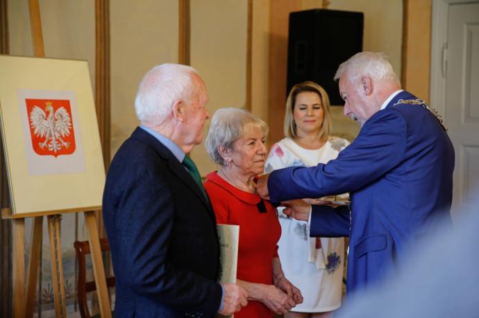 Medale Róży dla szczęśliwych Jubilatów 