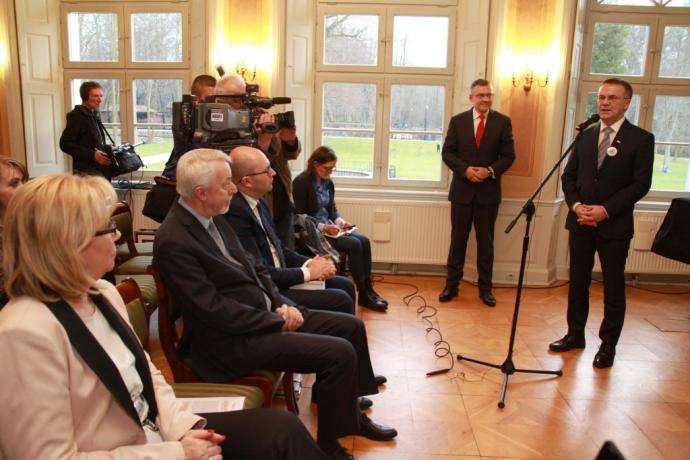 Jest dotacja Ministerstwa Kultury na Książnicę prof. Labudy