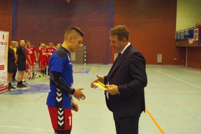 Sambor nieznacznie lepszy od Tytanów