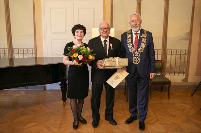 Medale Róży dla szczęśliwych par 