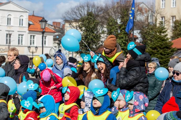 „Razem dla autyzmu” - niebieski marsz przeszedł ulicami Wejherowa 