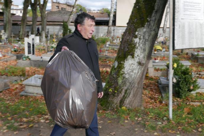 Trwa akcja „Nie pozwól pamięci zarastać trawą”