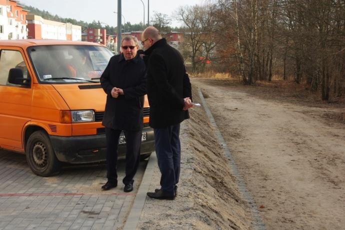 Nowy parking na os. Fenikowskiego