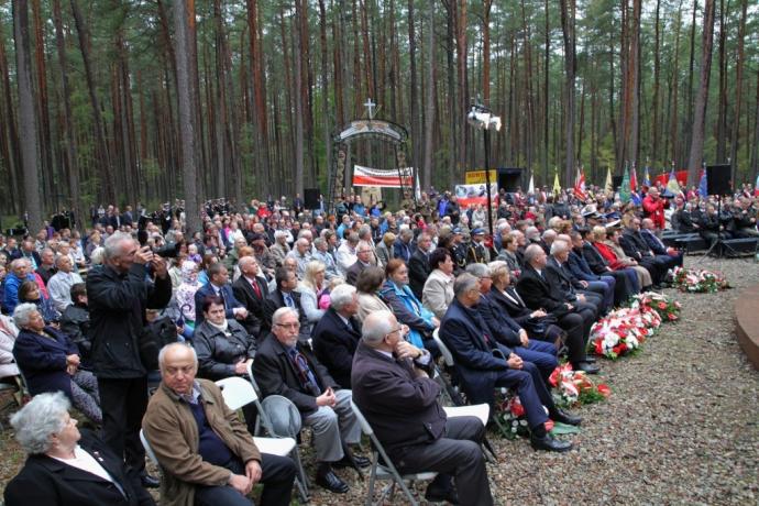 Pomnik profesora Gerarda Labudy stanął w Luzinie