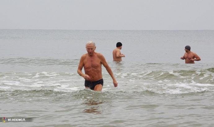 Kąpiel morska z okazji Święta Niepodległości