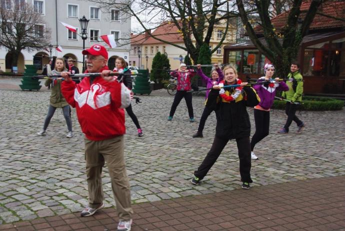Niepodległościowy spacer z kijkami