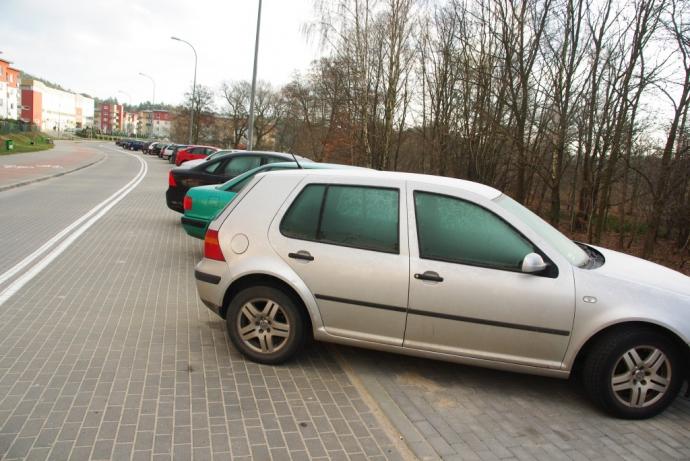 Nowy parking na os. Fenikowskiego