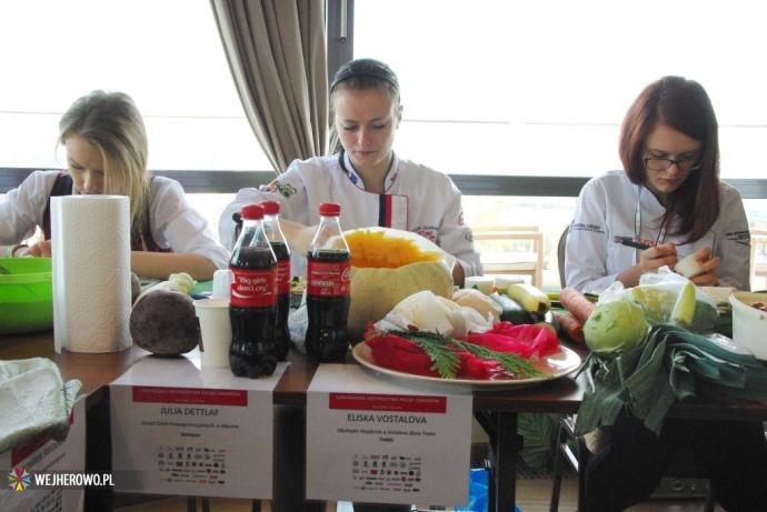 Wejherowo rzeźbione w owocach i warzywach