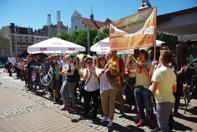 IX Szkolna Parada inaugurująca Dzień Patrona