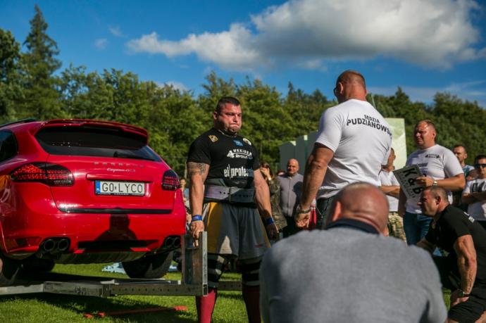 Mariusz Pudzianowski sędziował zawody Strongmanów