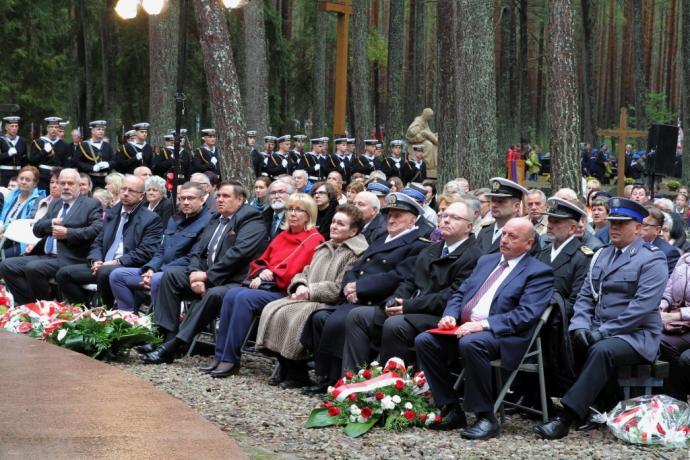 Pomnik profesora Gerarda Labudy stanął w Luzinie