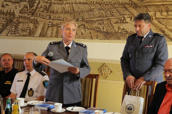Gratulacje dla strażników miejskich 