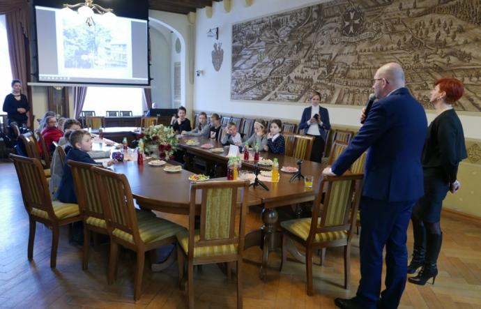 Ratusz miejscem międzyszkolnej rywalizacji